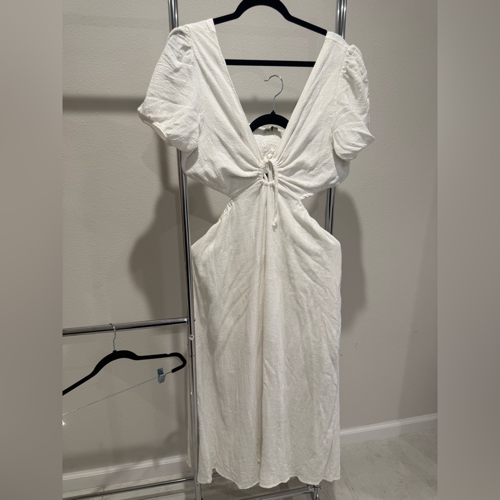 EARTHBOUND White Textured Skirt